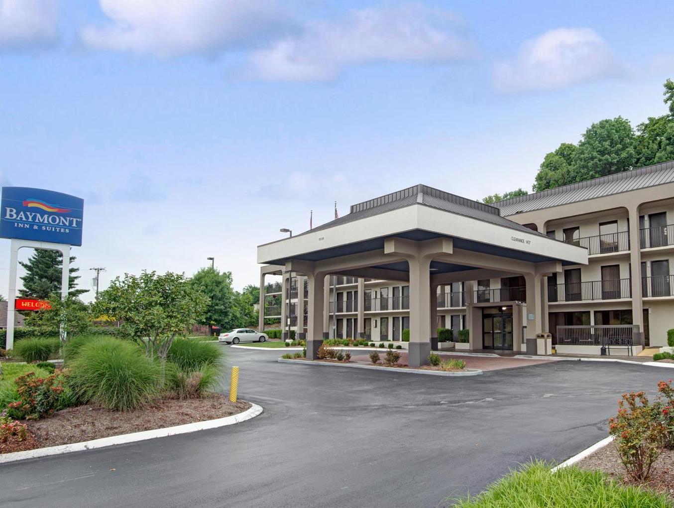 Baymont By Wyndham Nashville Airport Exterior photo